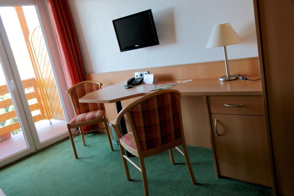 Land-gut-hotel Seeblick 3*